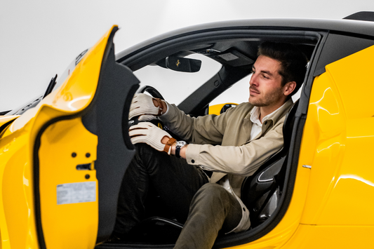 The Gloved Driver, le créateur de contenu automobile en vogue