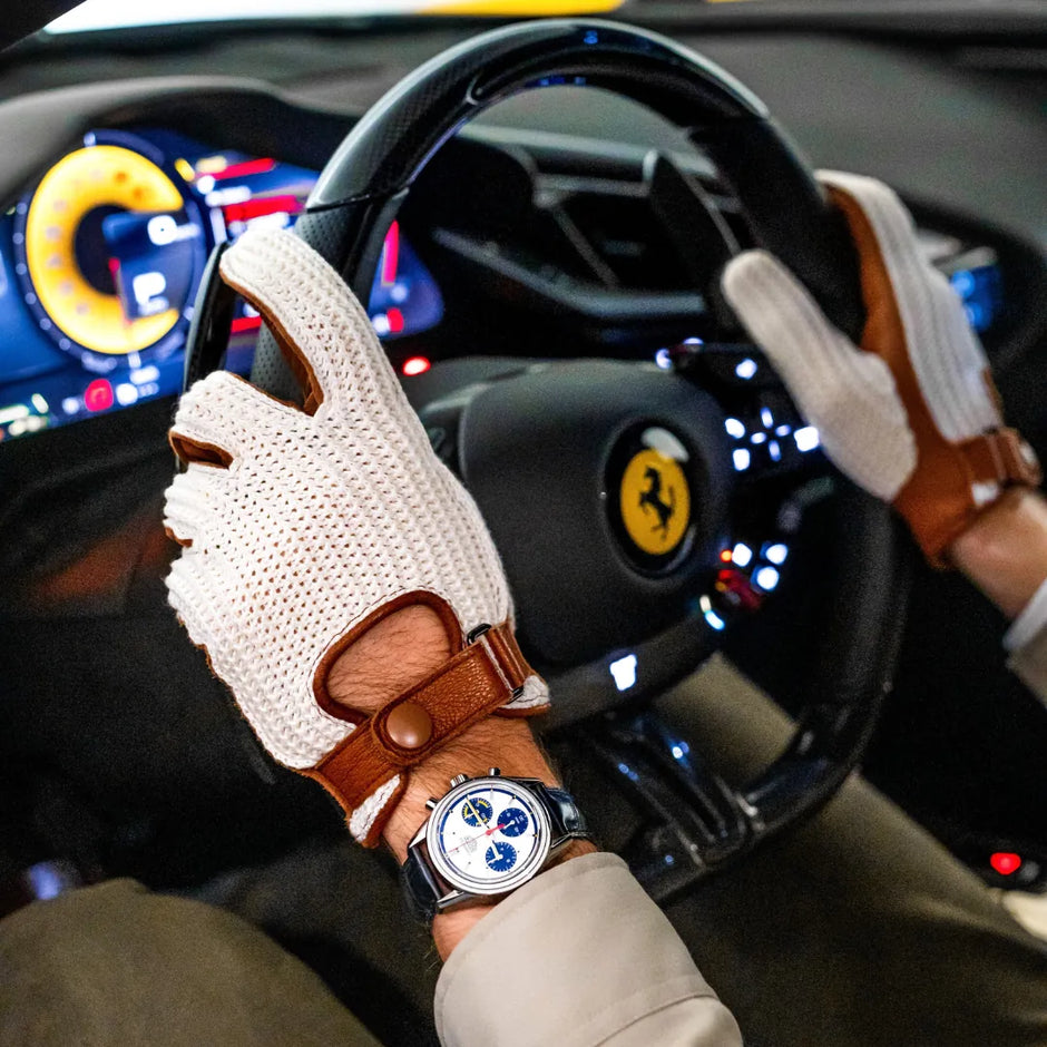 Gants de conduite en cuir et crochet ferrari édition limitée - La Main De l'Homme